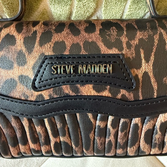 Steve Madden Leopard Purse - Picture 4 of 12